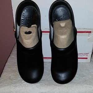 Dansko clogs color black size 40